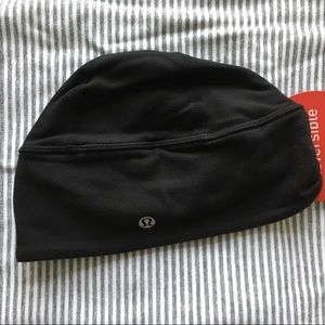 Lululemon Black Brisk Run Toque